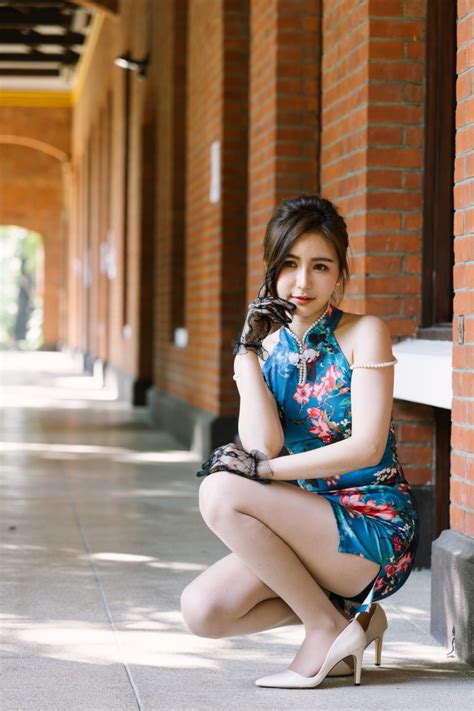 K Asian Pose Sitting Legs Dress Stilettos Window Hd Wallpaper Rare Gallery