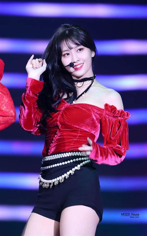 10 Times Twice Momos Stage Outfits Made Us Scream Step On Me Koreaboo
