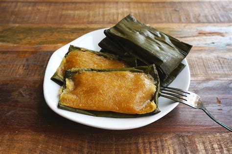 This is an easy kuih bingka ubi kayu (or baked cassava kuih) recipe, only a resepi bingka ubi ni merupakan kuih tradisional melayu yang semakin hari dah semakin susah nak jumpa sekarang ni. Kuih Lepat Ubi Kayu