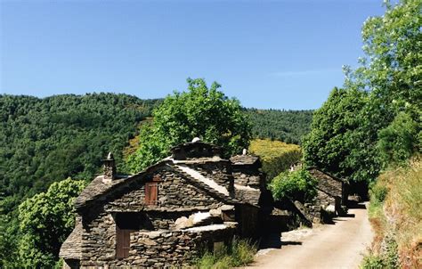 Vacation rentals in mont lozère. Mont-Lozère, randonnée liberté dans le Massif central