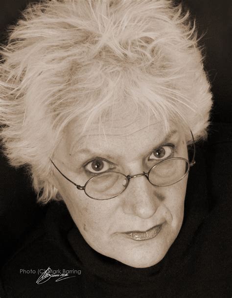 Paola romano riversa la sua globale umanità nella realizzazione di quello che insieme al sole è l'astro considerato come il più importante: Paola Romano artista biografia ufficiale a cura di Artingout