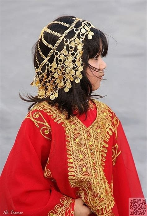 bahrain traditional outfits costumes around the world traditional dresses