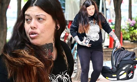 Mia Tyler Totes Newborn Son Back To House In Nyc Daily Mail Online