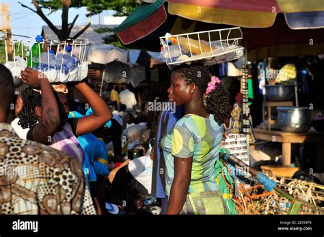 Ouagadougou Market Hi Res Stock Photography And Images Alamy