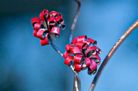 Metal flowers garden decor, metal sculpture set of. How to Make Metal Flowers | Backyard Projects - Birds and ...