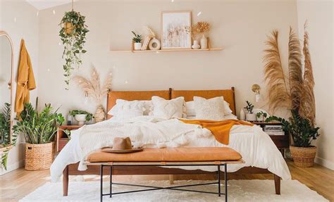 15 Bedrooms With Plants That Have Jungle Vibes