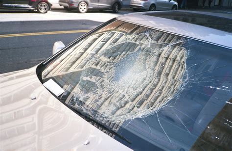 Which Type Of Glass Is Used In A Car Windshield True Blue Auto Glass