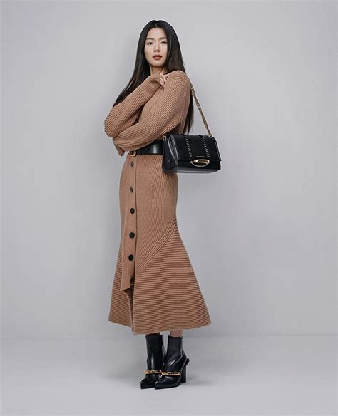 Above all, she is diligent and determined. Actress Jun Ji Hyun Is the First Korean Ambassador of ...