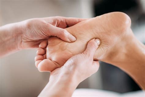 How To Treat High Arch Foot Pain Reinhardt Chiropractic