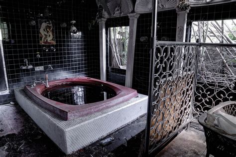 Photographer Captures Eerie Snaps Of Japans Abandoned Places Including