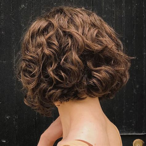 65 Different Versions Of Curly Bob Hairstyle Bob Haircut Curly Wavy
