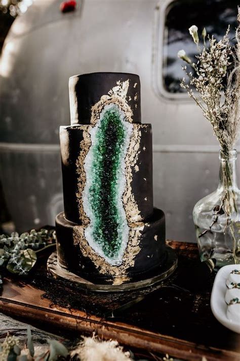 Top 16 Winter Wedding Color Palettes Black And Green Geode Cake