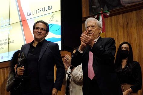 El Colombiano Juan Gabriel Vásquez Gana La Bienal De Novela Mario Vargas Llosa Cultura El PaÍs