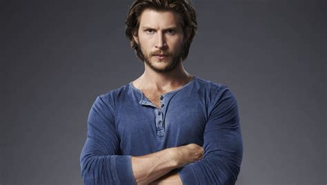 Exclusive Greyston Holt Talks The Twisty Bitten S1 Finale Playing A