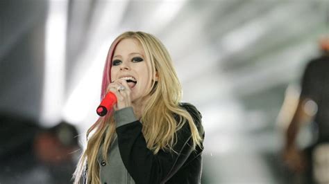Avril Lavigne Launches Campaign To Fight Lyme Disease News Khaleej Times