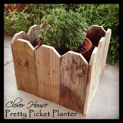 Pretty Picket Planter Outdoor Diy Projects Diy Planter Box Planters