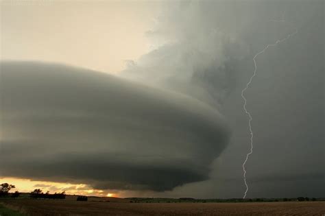15 Spectacular Supercell Thunderstorms Photos Supercell Thunderstorm Supercell Weather Science
