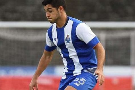 Rafa soares was born in the marco de canaveses, portugal in 1995. Rafa Soares deixa Porto - Alma Portista
