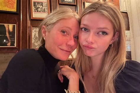 Gwyneth Paltrow Daughter Reunite In Nyc After Apple Starts College