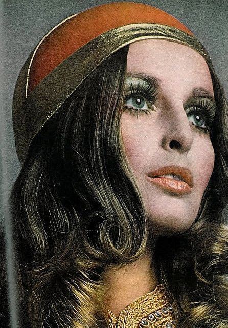 1970s Influence Hair And Make Up Are Back In Style 1970s Makeup 70s