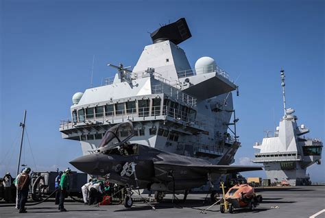 F 35 Lightning Jets Land On Hms Queen Elizabeth For The First Time