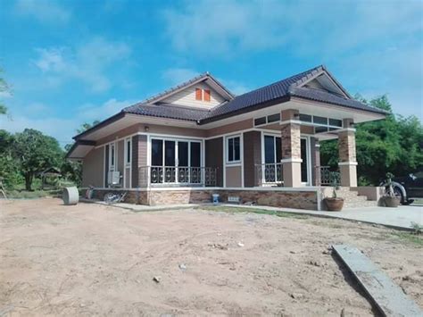 Dari peristilahan katanya, sebenarnya kedua istilah tersebut memiliki arti kurang lebih sama, yaitu kekinian. Bumbung Rumah Moden - Deco Desain Rumah
