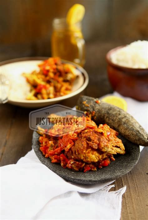 Resep sambal ayam geprek menjadi salah satu menu yang paling digemari masyarakat. Resep Ayam Geprek Sambal Korek | Just Try & Taste
