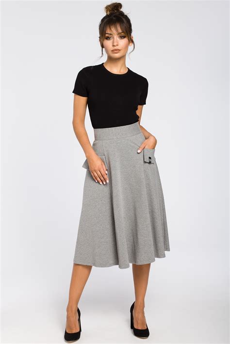 B046 Soft Knee Length Skirt With Pockets Bewear