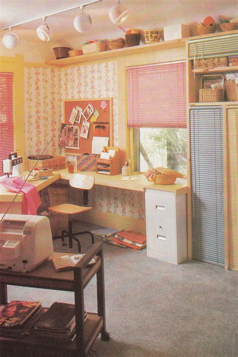 '80s design, its extension to the '90s, modern art influenced by it, and everything related to it. Vintage Goodness 1.0: Vintage 80's Home Decorating Trends