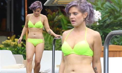 Kelly Osbourne Shows Off Her Curves In A Bright Neon Green Bikini Daily Mail Online