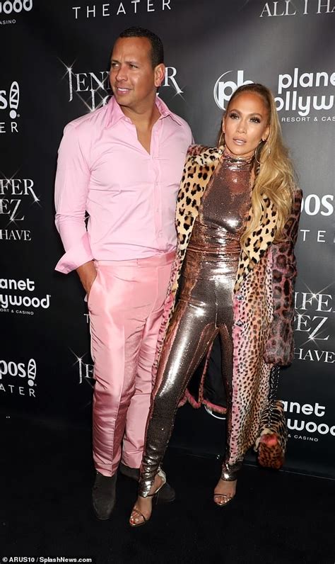 Jlo And P Diddy Costume Jennifer Lopez Reunites With Ex Boyfriend