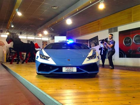 Lamborghini Lp610 4 Official Huracan Be A Police Car Mycarzilla