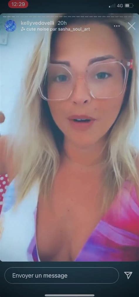Watch Kelly Vedovelli dévoile sa poitrine Porn Video NudeSpree com