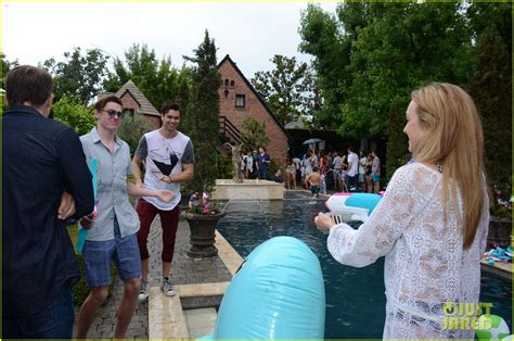 Peyton List Participates In Biggest Water Fight Ever At Jj S Summer Bash 2015 Photo 3420456