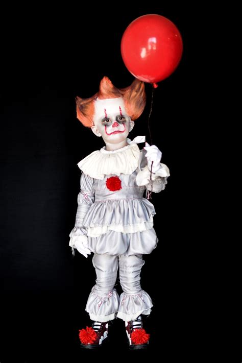 3 Year Old Toddler Transforms Into Pennywise The Clown From Movie It