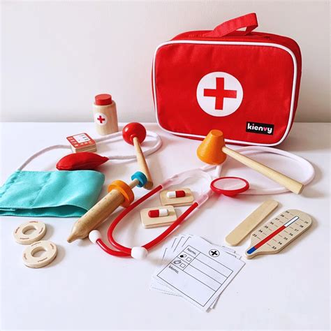 Hot Selling Kids Pretend Play Doctor Set Toy Wooden Nurse Injection