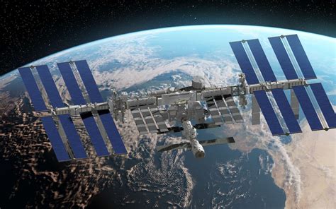 The iss is the international space station, a collaborative effort among all nations with a space program. Cela fait 20 ans que des astronautes vivent à bord de l'ISS