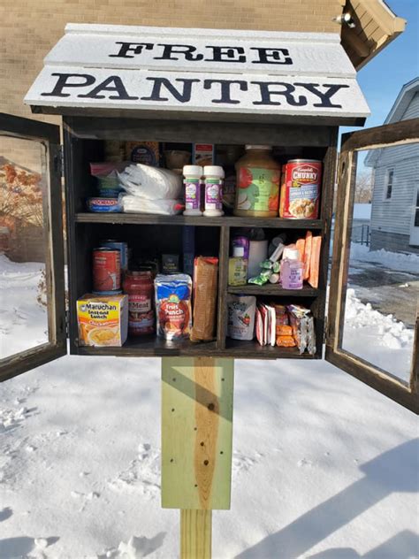 Church Sets Up Outdoor Food Pantries To Help People In Need Us