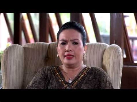 Living with her cunning and malicious stepmother, puan sri mawar, and her stepsister, puteri, a vile and hateful yet gullible person, medina has to endure endless verbal abuse and unjust treatment. SUAMIKU SOTONG EPISODE 1