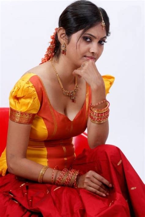 12 Vijay Tv Serial Actress Hd Wallpaper