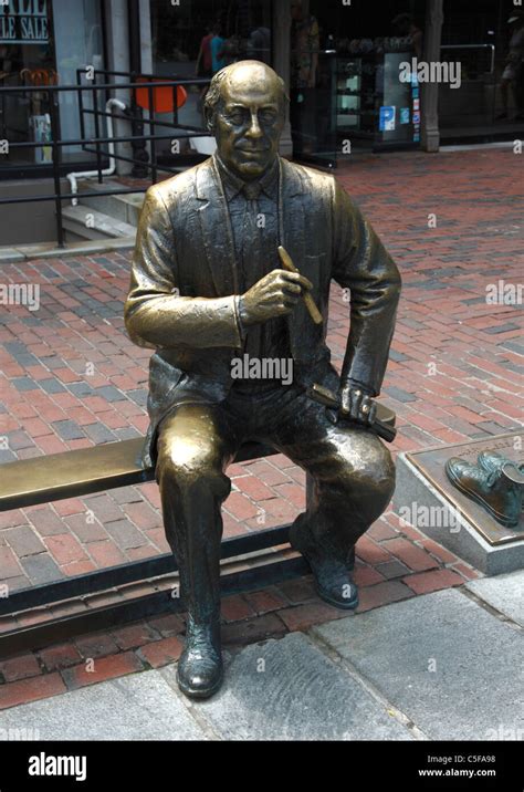 Red Auerbach Cigar Hi Res Stock Photography And Images Alamy
