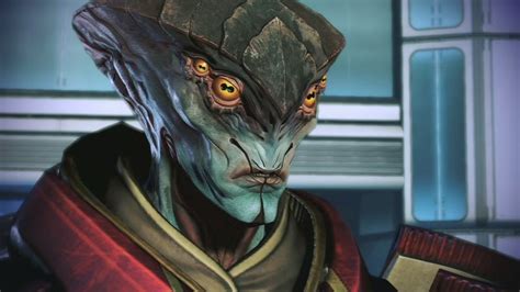 Где именно первый раз игрок знакомится с лиарой в игре Mass Effect