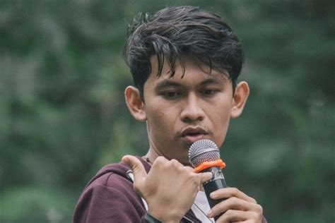 8 Teknik Stand Up Comedy Bekal Sukses Jadi Komika