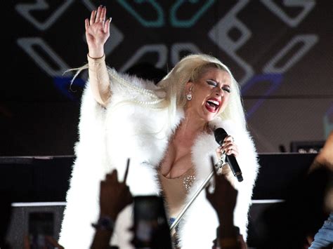 Christina Aguilera Performing At Latin Grammys For First Time Since Inaugural Awards Show