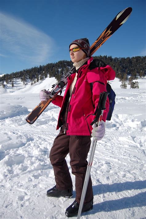 Fille Active Active Jeune Fille Russe à Ski Idées De Vacances