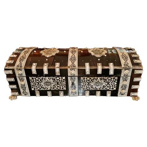 19th century anglo indian vizagapatam shell and colored bone trinket box for sale at 1stdibs