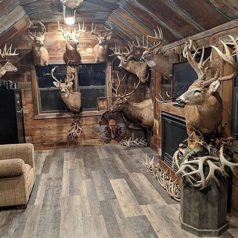 Pin By Jeff On Taxidermy In 2021 Hunting Room Hunting Lodge Decor