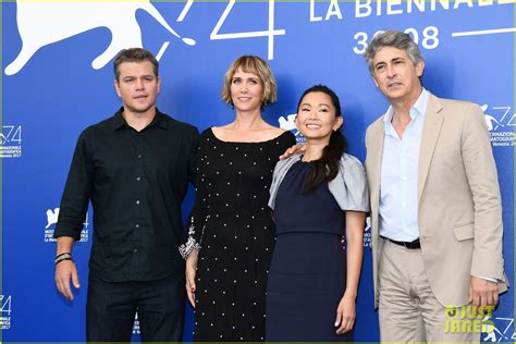 Matt Damon Kristen Wiig Hong Chau Bring Downsizing To Venice Photo Kristen