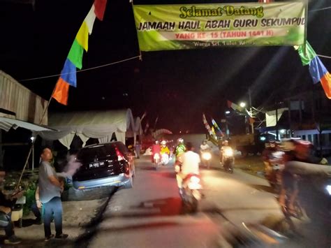 Dijelaskan yusi, kebanyakan para jamaah yang datang menggunakan klotok guna menghindari kemacetan dijalur darat. Jembatan Sungai Lulut Dibuka Jamaah Haul Ke-15 Guru Sekumpul Bisa Melintas