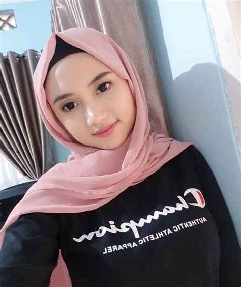 Cantik Menwan Dan Menarik Tanpa Meninggalkan Kesan Muslimah Wanita